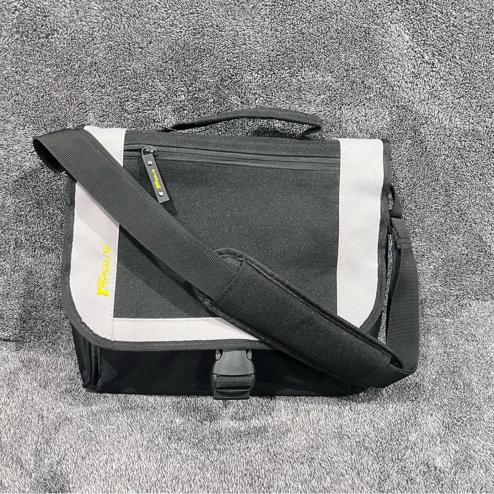 Targus CityGear II Hybrid Messenger Bag tablet small laptops unisex